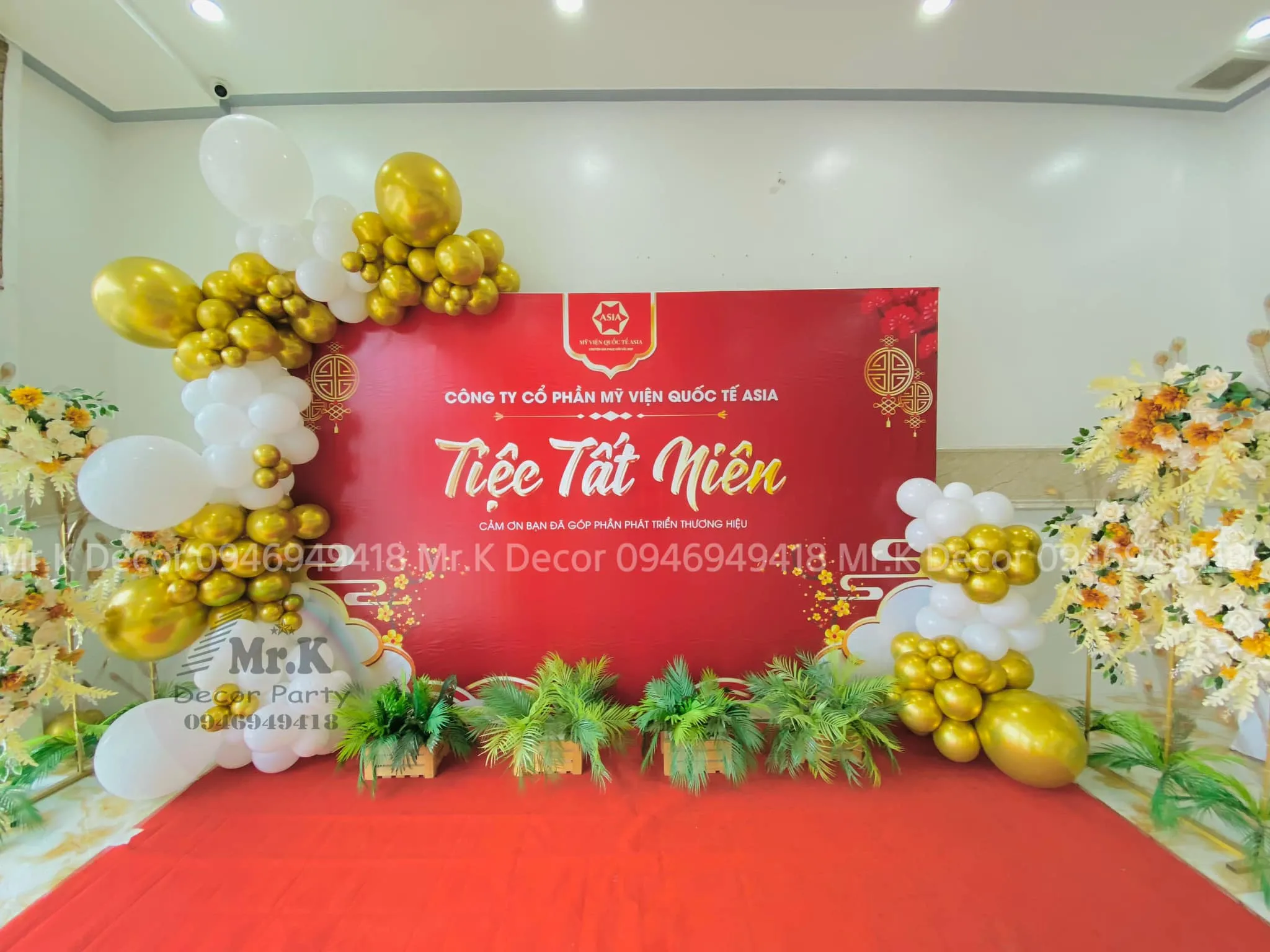 
  <p>Mẫu thiết kế trang trí</p>
  <p class="text-transparent bg-gradient-to-r from-red-500 to-orange-400 bg-clip-text">tất niên & tân niên</p>
